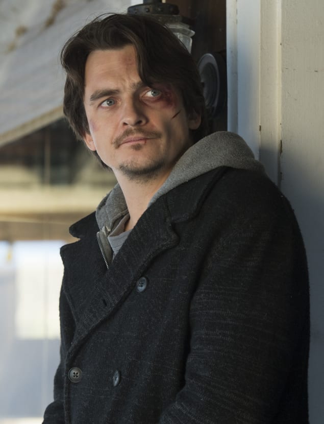 Quinn Considers His Next Move - Homeland
