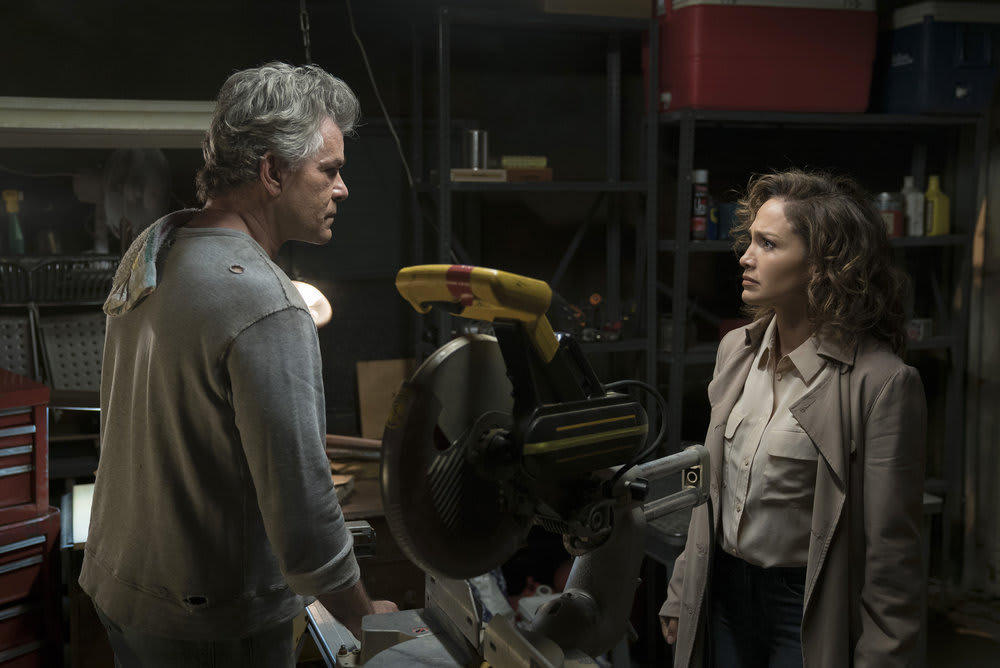 Woz and Harlee Face Off - Shades of Blue Season 2 Episode 1