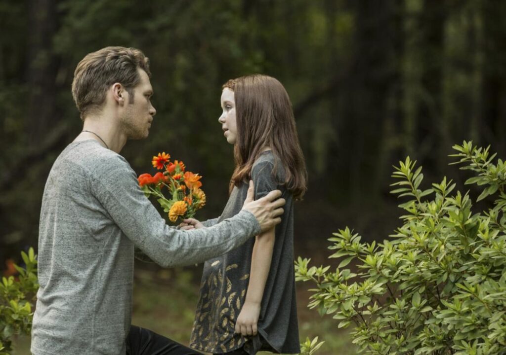 A Father-Daughter Reunion - The Originals Season 4 Episode 3
