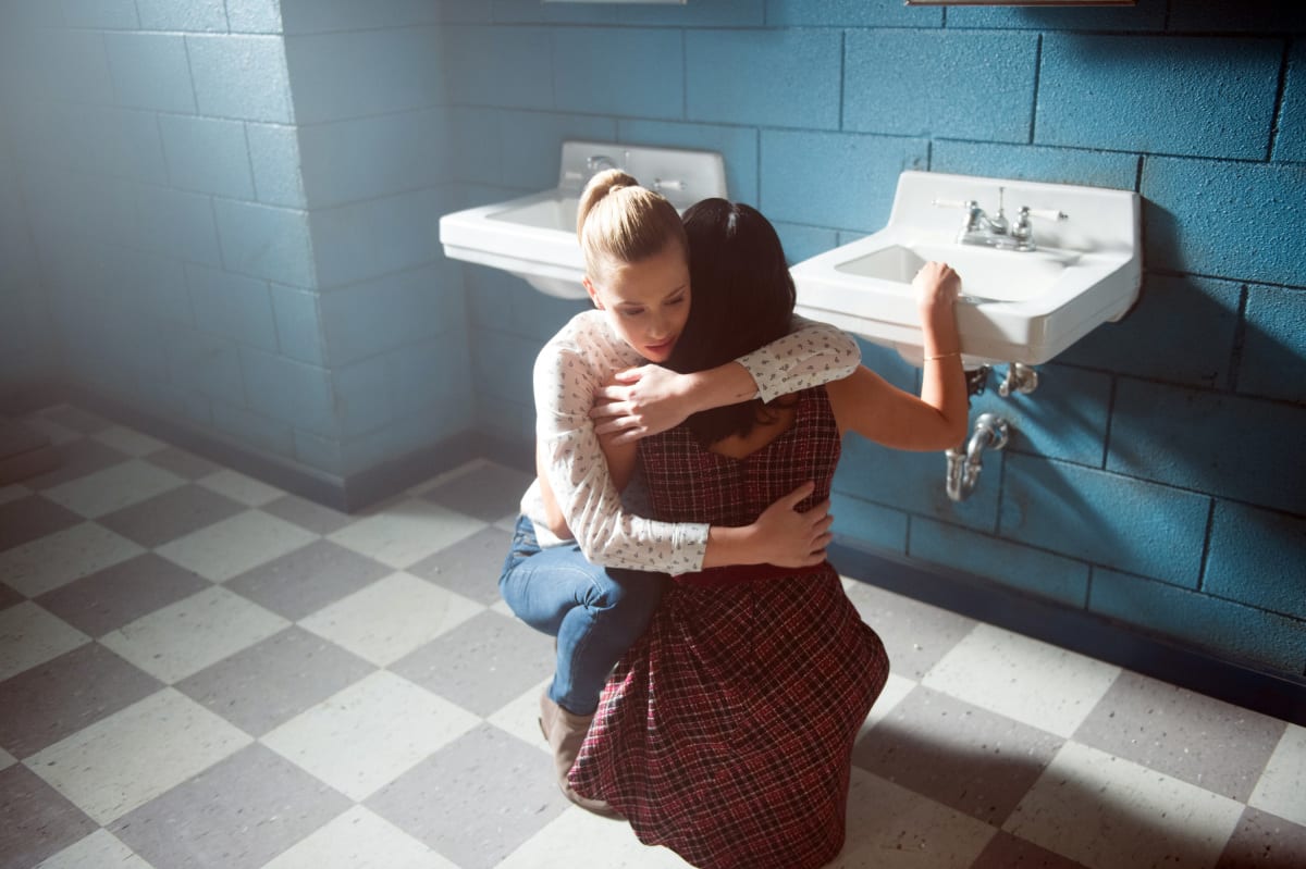 BFF Support - Riverdale Season 1 Episode 9