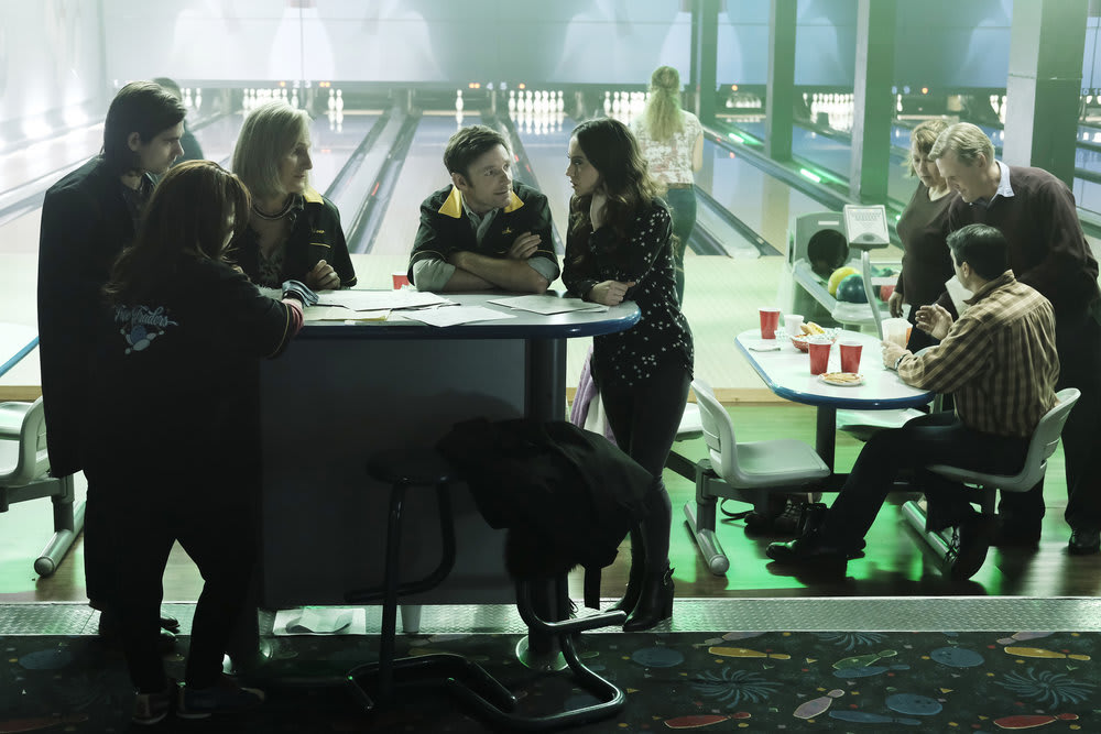 Bowling with the family - The Magicians Season 2 Episode 11