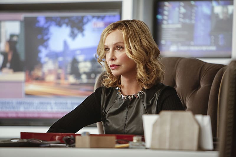 Cat - Supergirl Season 2 Episode 1