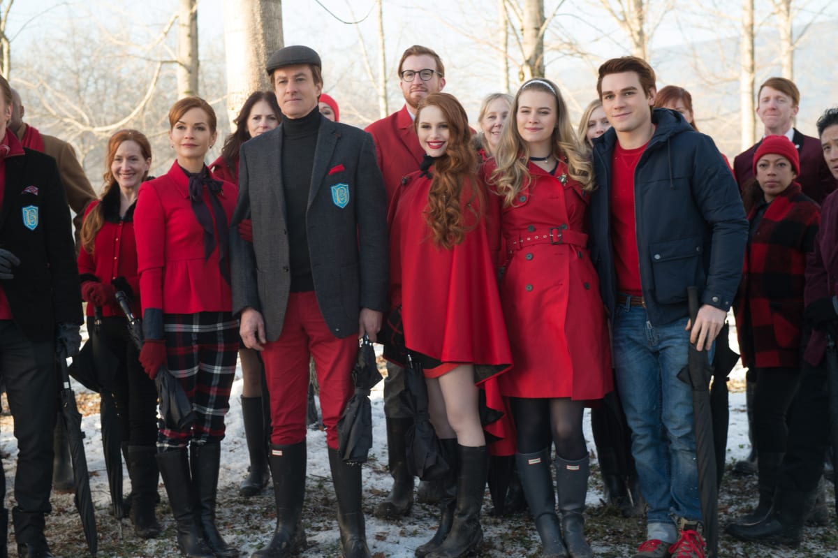 Family Photo - Riverdale Season 1 Episode 9