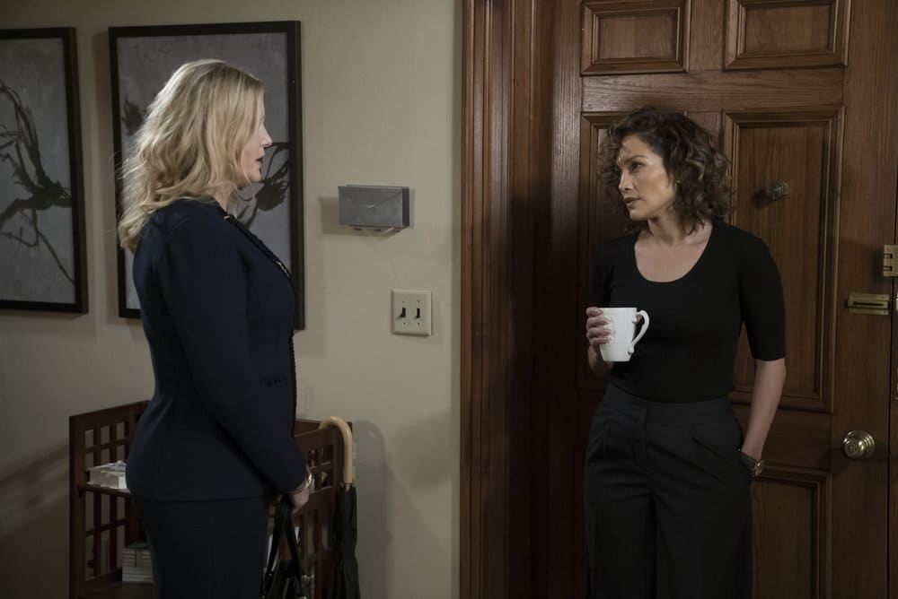 Julia Visits Harlee - Shades of Blue Season 2 Episode 7