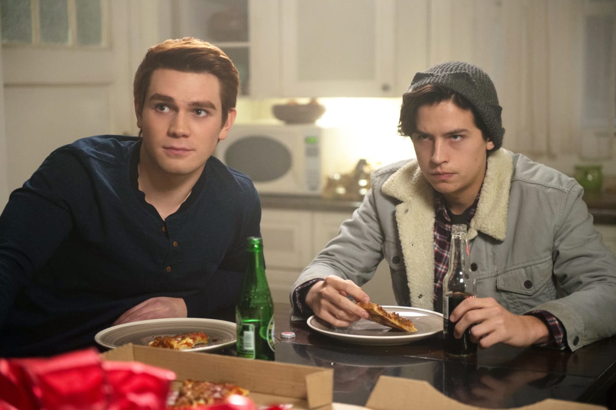 Pizza Privacy - Riverdale Season 1 Episode 9