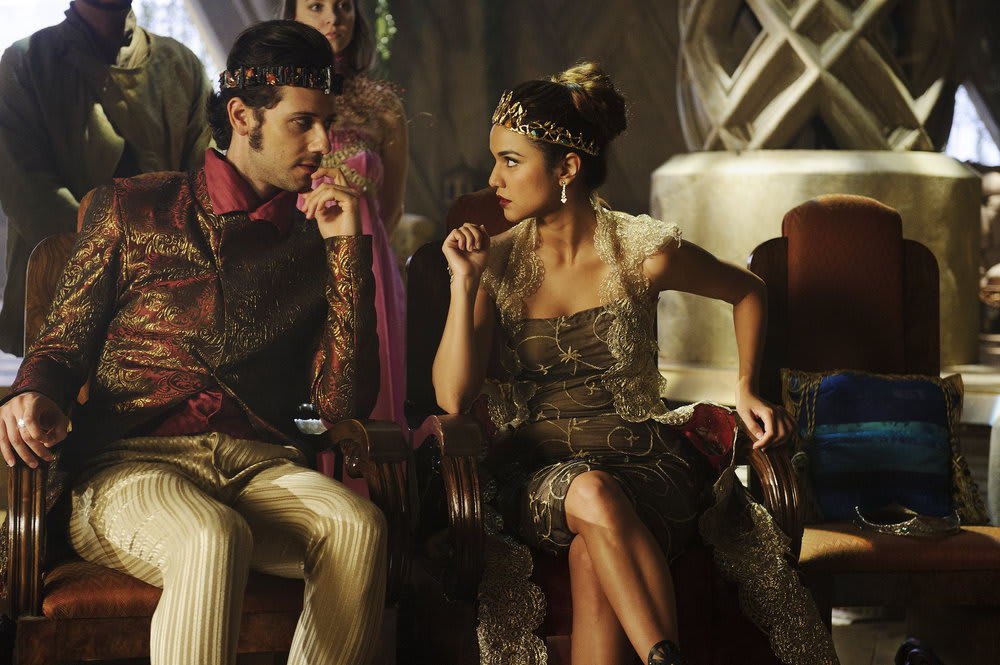 Plotting from the Throne - The Magicians Season 2 Episode 6