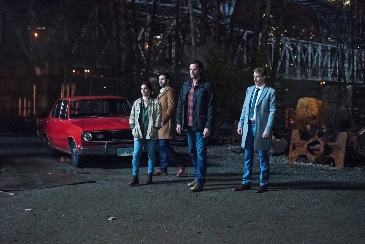 Sam and the others look on - Supernatural Season 12 Episode 17