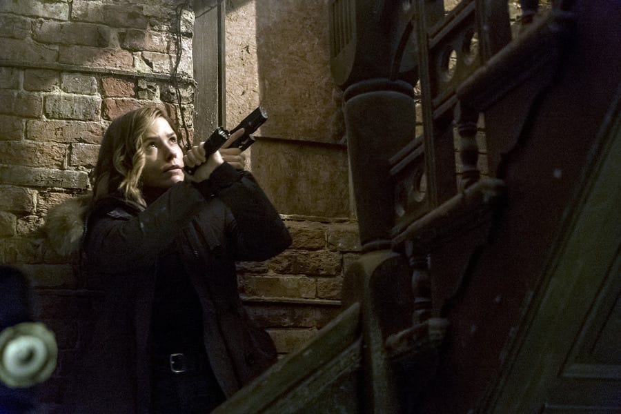 Lindsay Investigates - Chicago PD Season 3 Episode 14