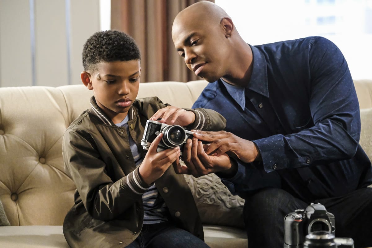 Mentor James - Supergirl Season 2 Episode 20
