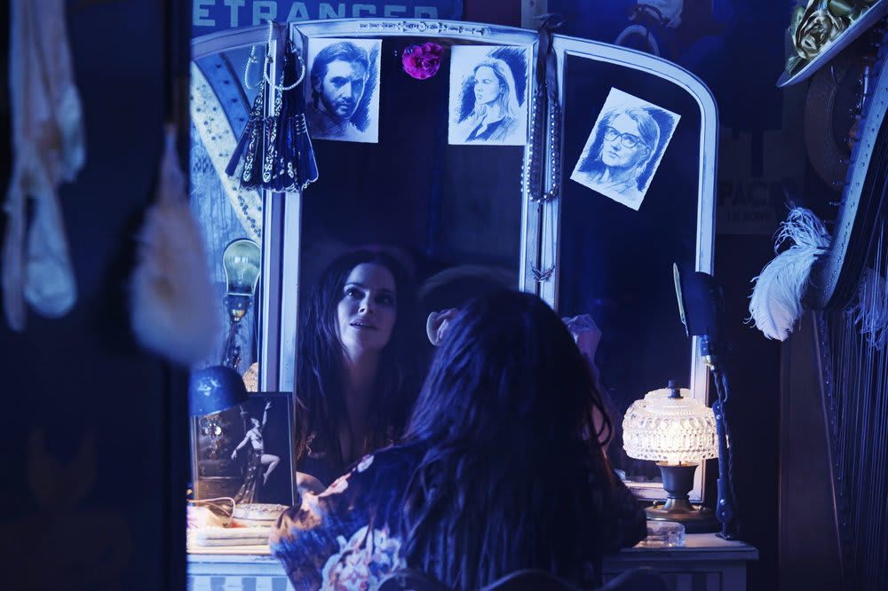 Sending a Message - 12 Monkeys Season 3 Episode 2