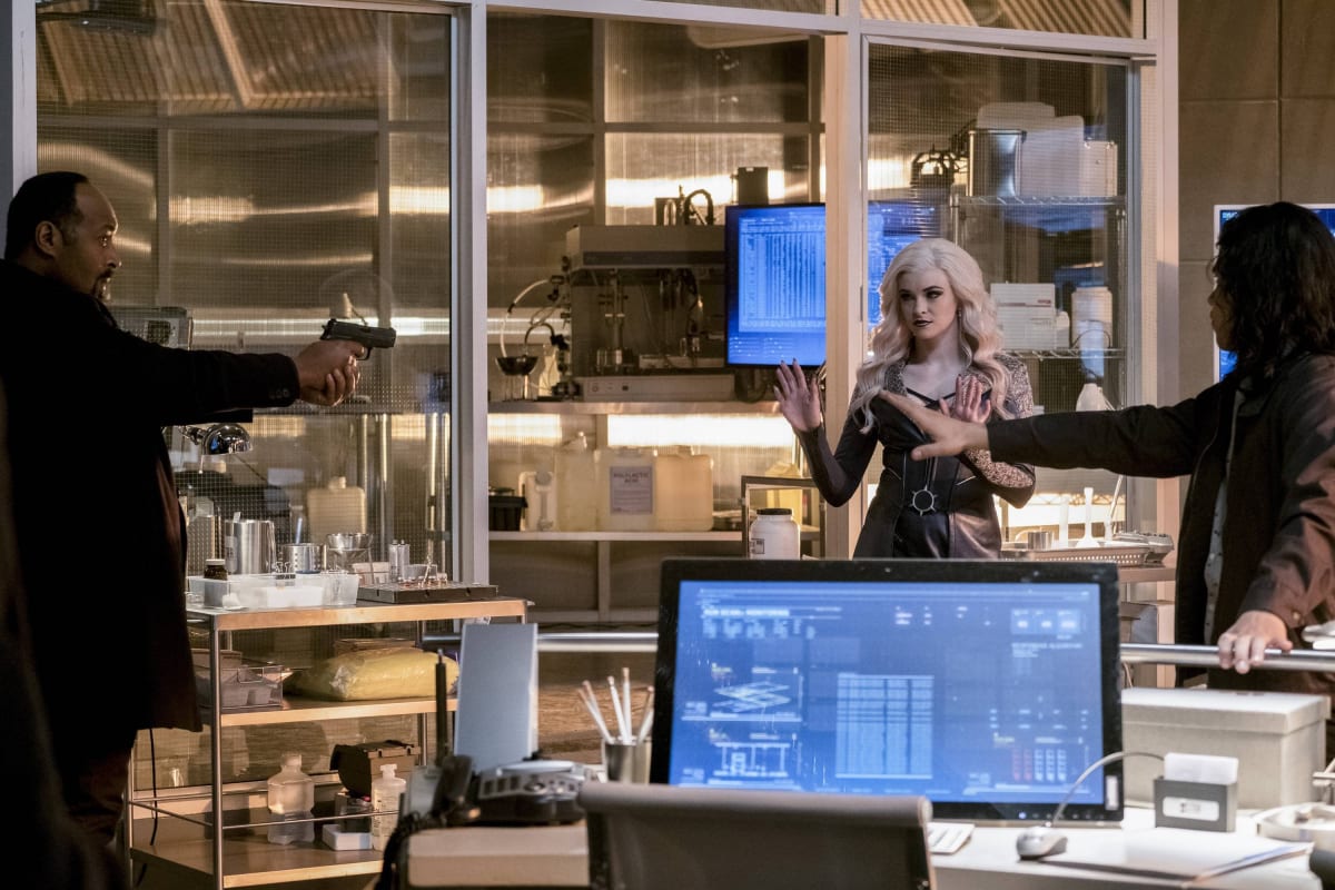 Surrendering? - The Flash Season 3 Episode 21