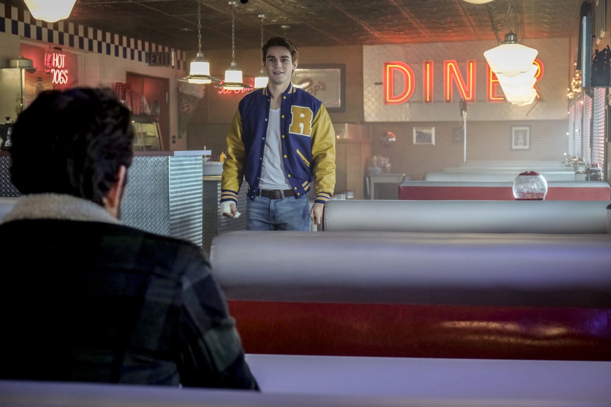 The Andrews Charm - Riverdale Season 1 Episode 13