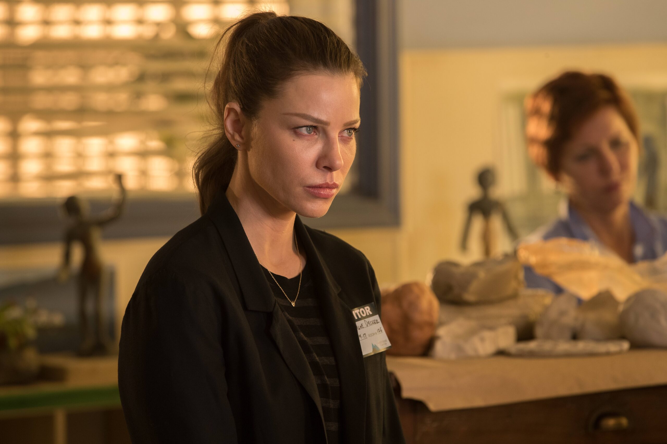 The Model - Lucifer Season 2 Episode 16