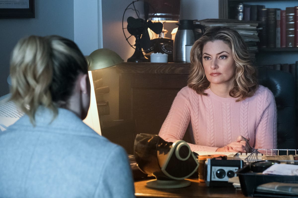 Turning A Blind Eye - Riverdale Season 1 Episode 13