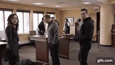 Upton Walks In - Chicago PD Season 4 Episode 21