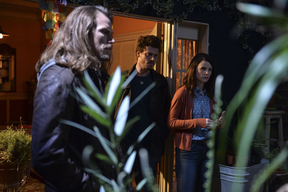 Entranced - Midnight, Texas Season 1 Episode 4