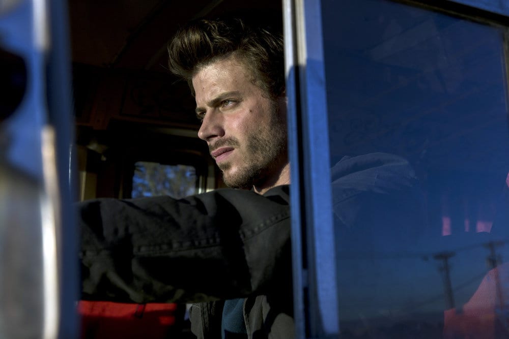 Manfred on the Move - Midnight, Texas Season 1 Episode 4