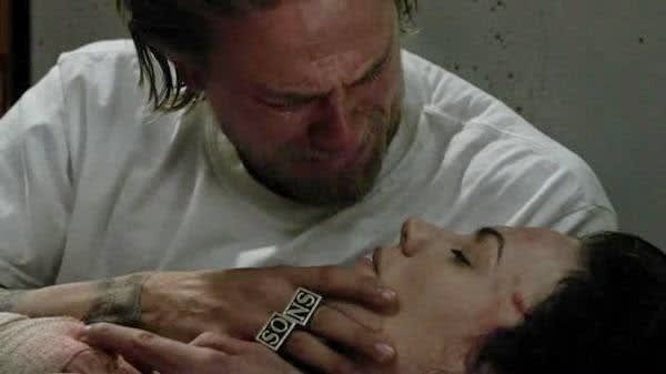 Sons of Anarchy - Gemma Murders Tara