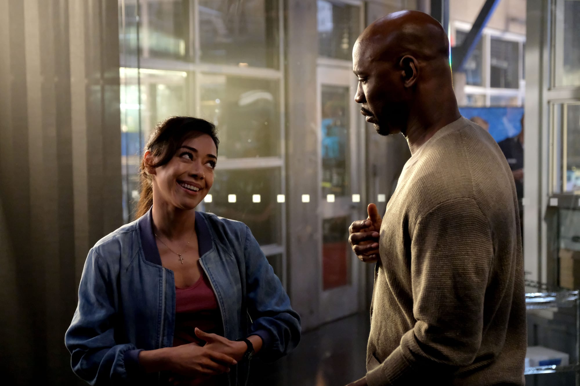 Flirty Ella - Lucifer Season 3 Episode 1