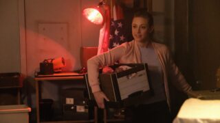 What's In The Box? - Riverdale Season 2 Episode 3