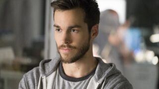 Welcome Back Mon-El! - Supergirl Season 3 Episode 7