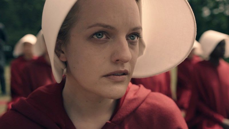 Elisabeth Moss - The Handmaid's Tale