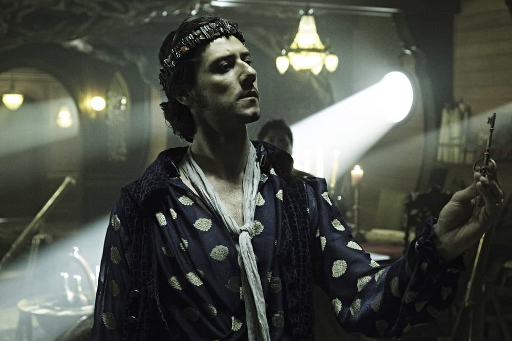 Eliot Observes The Key - The Magicians Season 3 Episode 3
