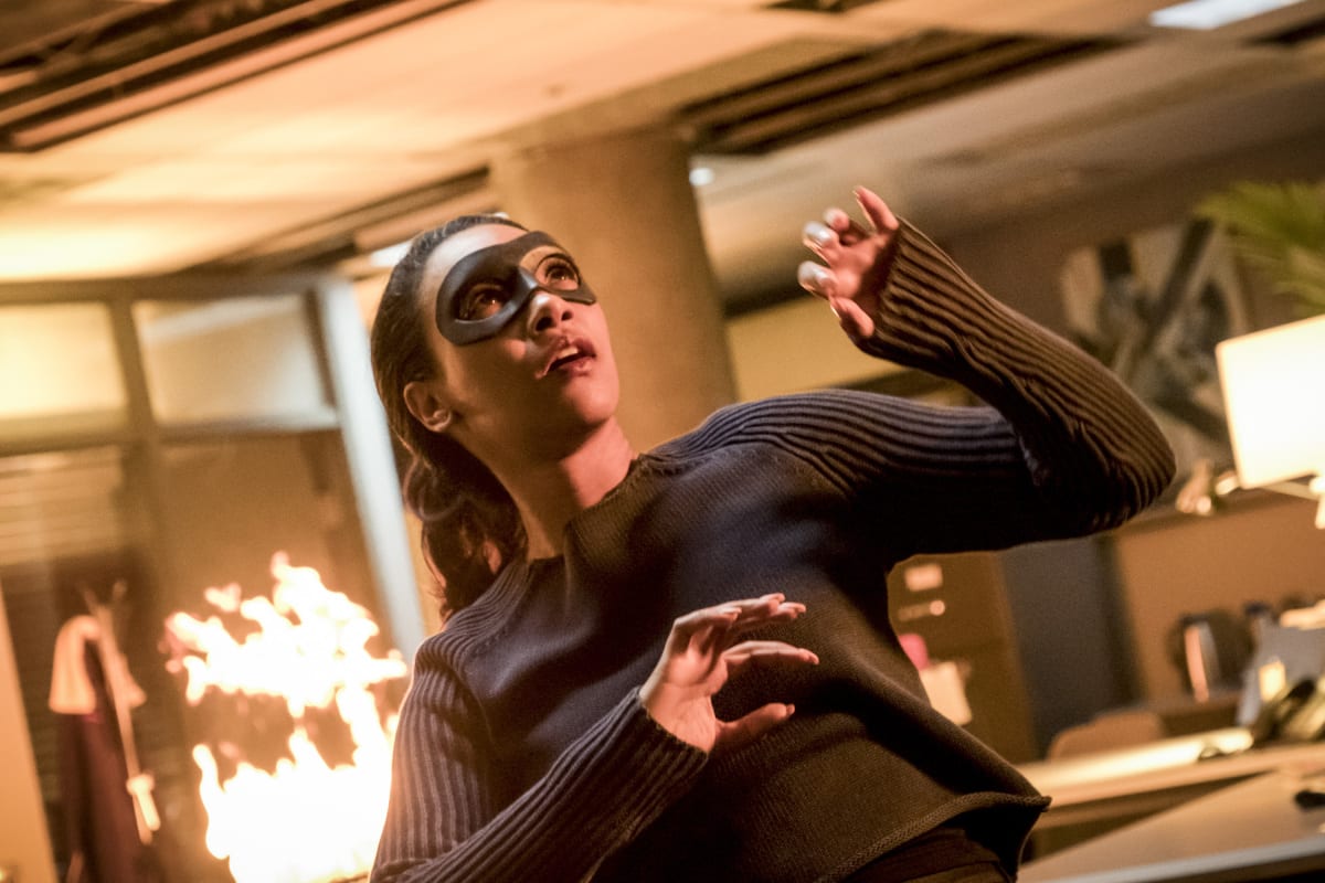 A Burning Building - The Flash Season 4 Episode 15