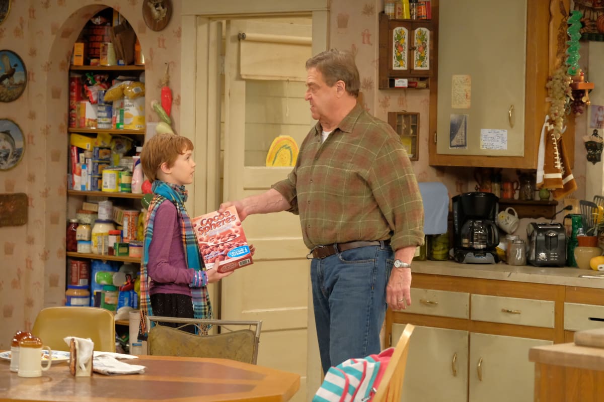 Dan Offers Advice - Roseanne