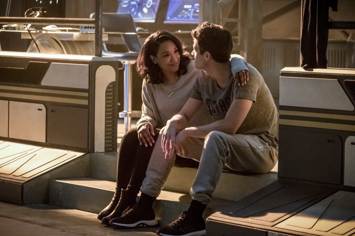 Pausing for Some Loving - The Flash Season 4 Episode 15