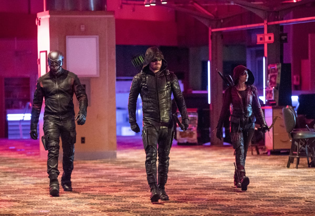 Saving Roy - Arrow Season 6 Episode 15