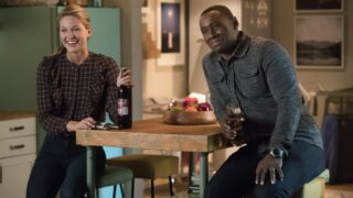 Happy Hour - Supergirl Season 3 Episode 15