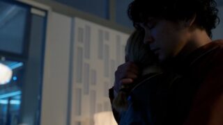 The six year long Bellarke hug on 