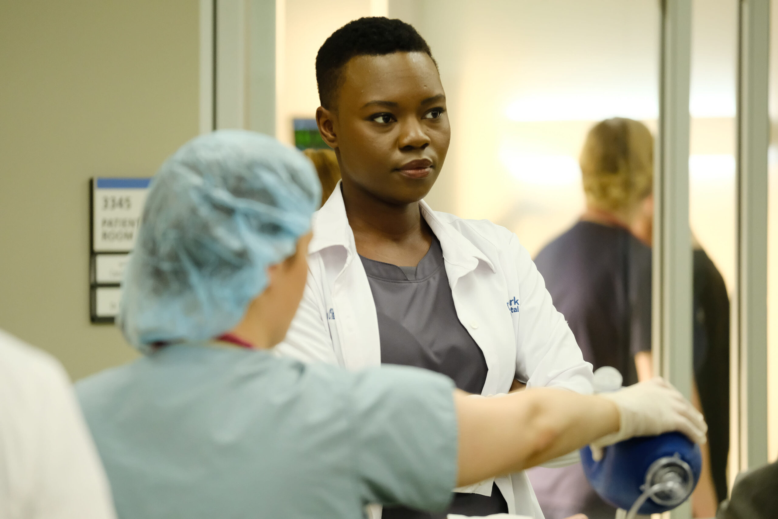 Helping Bradley - The Resident Season 1 Episode 12