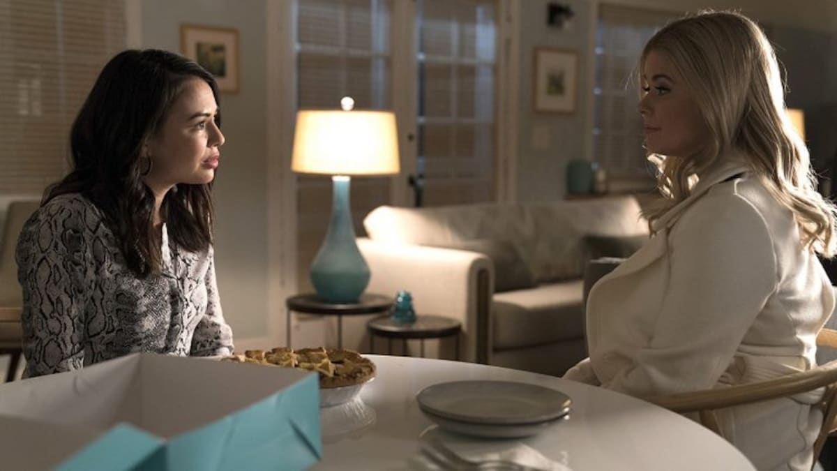 Mona Vanderwaal and Alison DiLaurentis - The Perfectionists