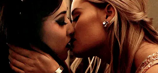 Nico + Karolina - The Runaways