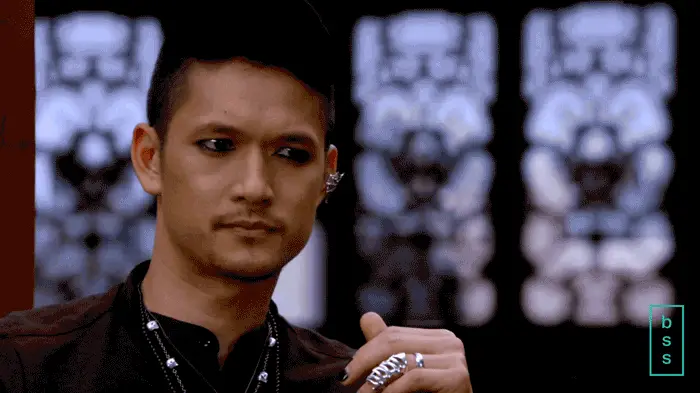 When Magnus is confused about Jalec's parabatai bond on 2x08