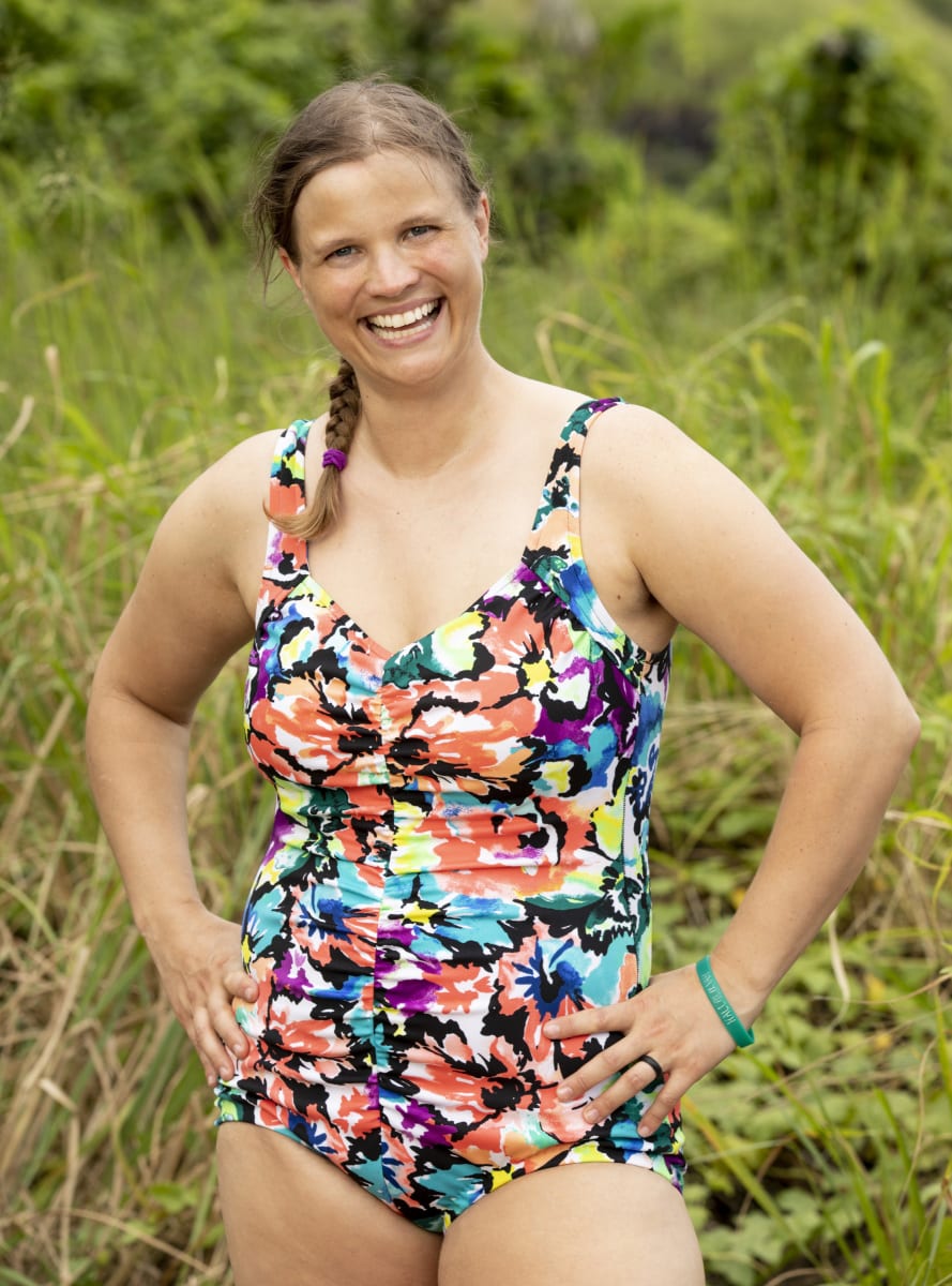Elizabeth Olsen (DAVID) - Survivor