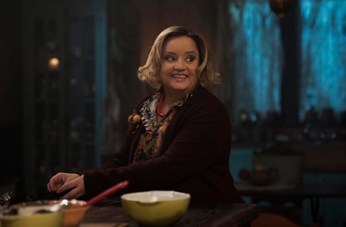 Lucy Davis as Hilda Spellman