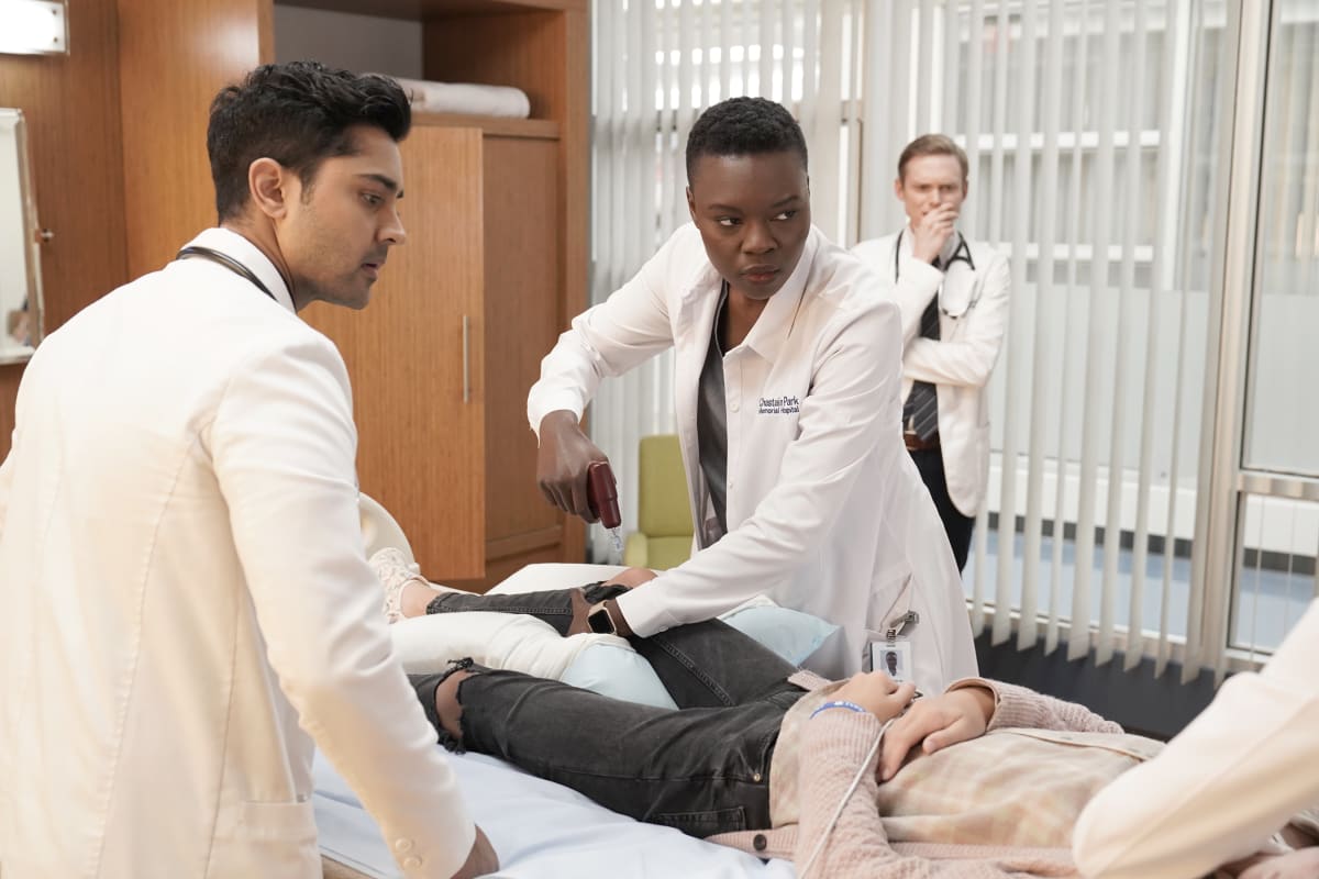 Observing the Pros - The Resident Season 2 Episode 2