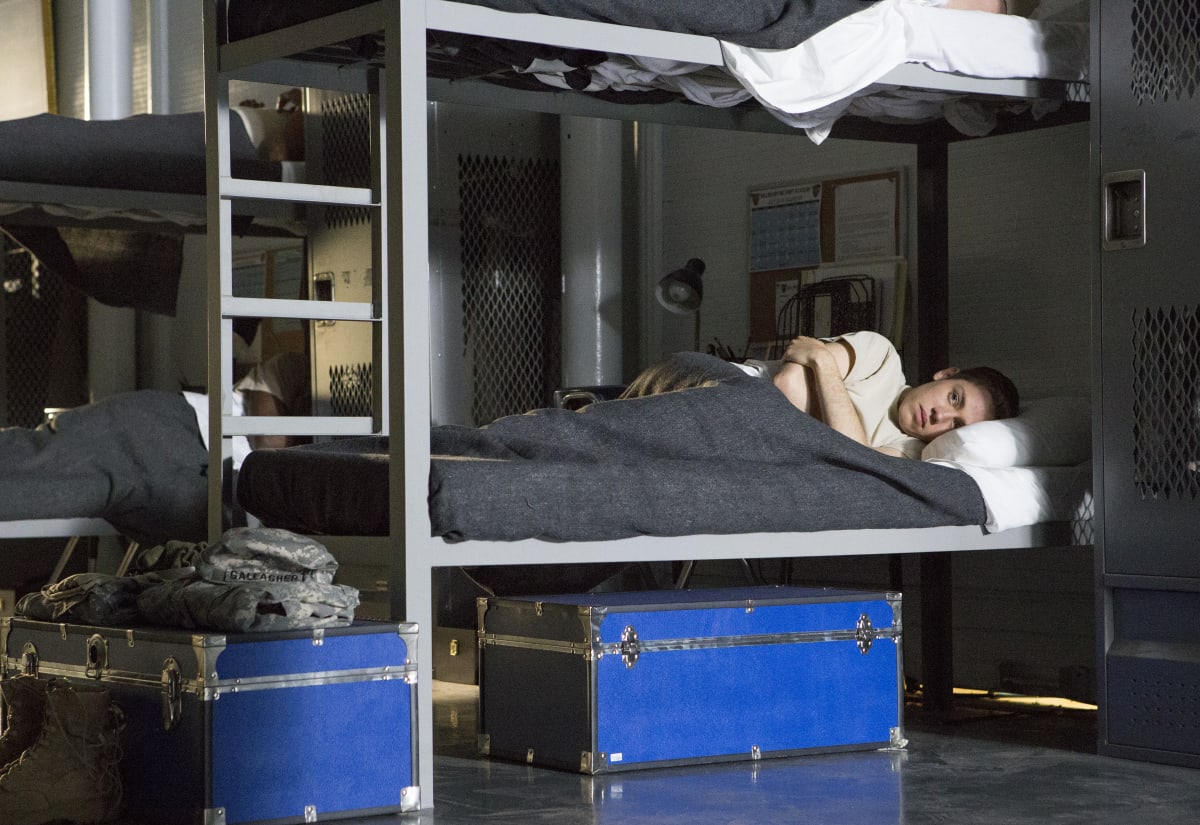 Sleeping Alone - Shameless Season 9 Episode 1