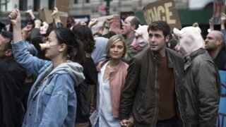 Beth and Jordan Attend a Rally - Tell Me a Story Season 1 Episode 1