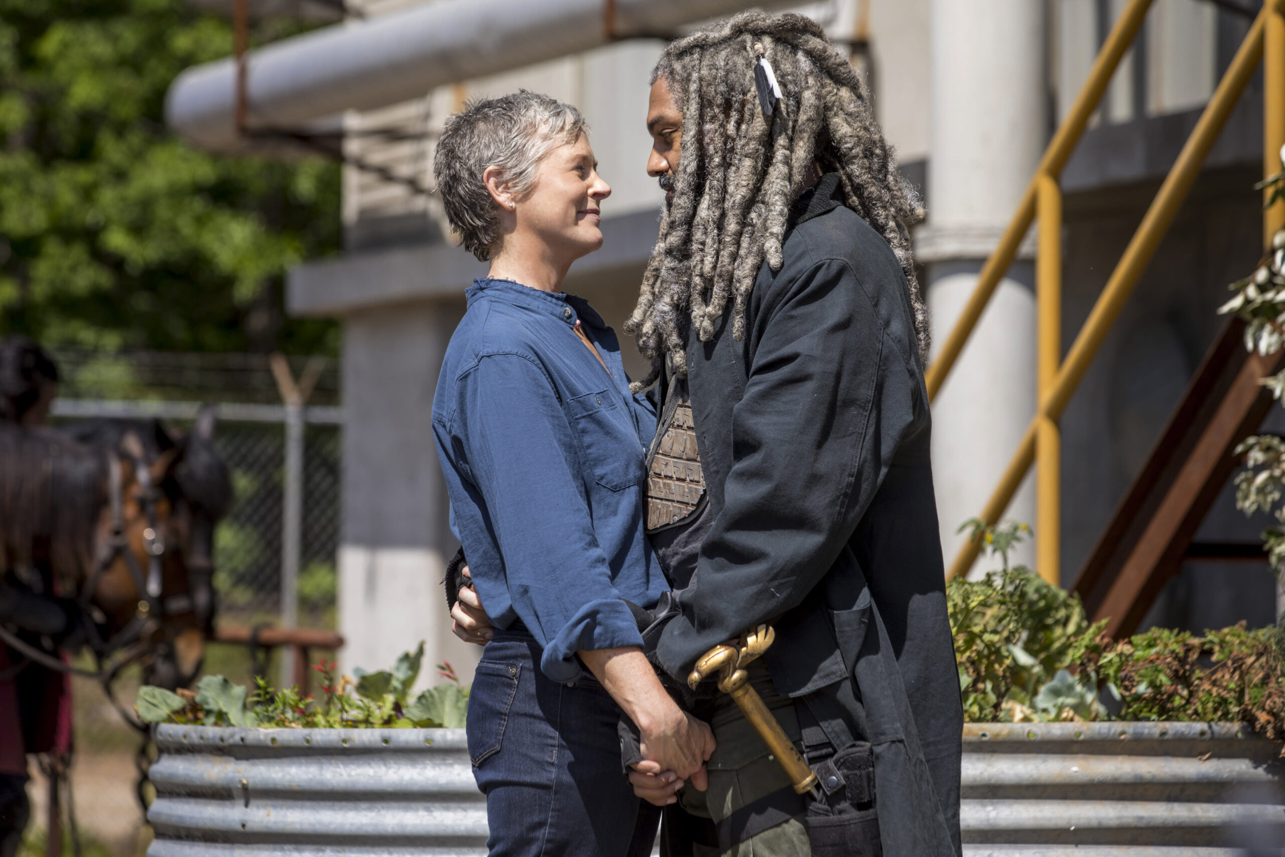 New Couple Alert! - The Walking Dead Season 9 Episode 1