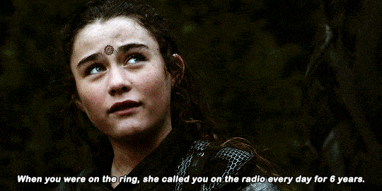 Bellamy and Clarke on The 100: 2,199 Radio Calls