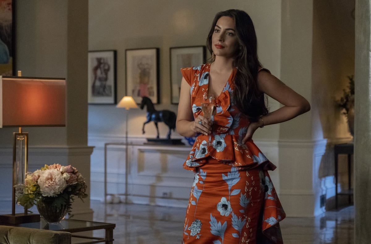 Champagne Glass - Dynasty Season 2 Episode 8