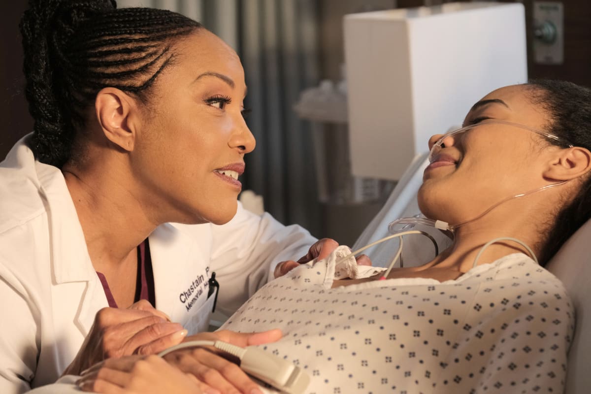 In Great Hands - The Resident Season 2 Episode 15