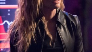 Mia Searches - Arrow Season 7 Episode 18