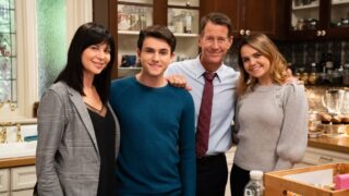 Grey House Family Photo - Good Witch Season 5 Episode 5