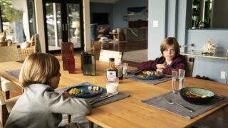 Twins at the Table - Big Little Lies Season 2 Episode 5