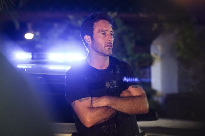 Hawaii Five-0 Season 10 Episode 1 Recap: Ua 'eha ka 'ili i ka maka o ka ihe (The skin has been hurt by the point of the spear) - TV Fanatic